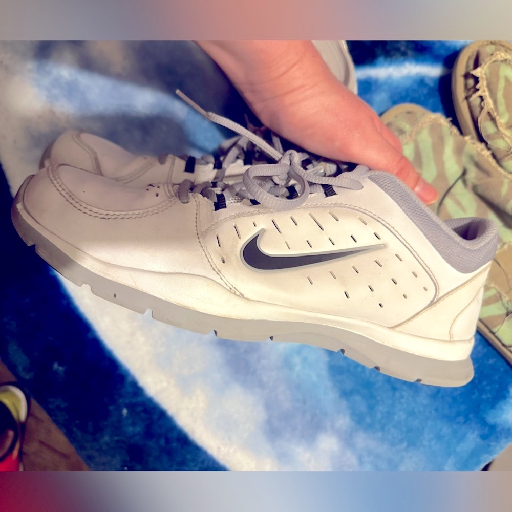 Women’s Nike core flex 2, size 9.